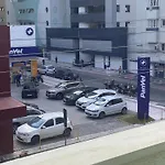 Apartamento 2 dormitórios e sacada 80 mts do mar
